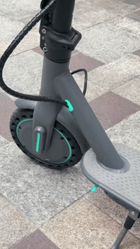 Lumo Eco – Lightweight Foldable Electric Scooter (350W, 18-mile range)